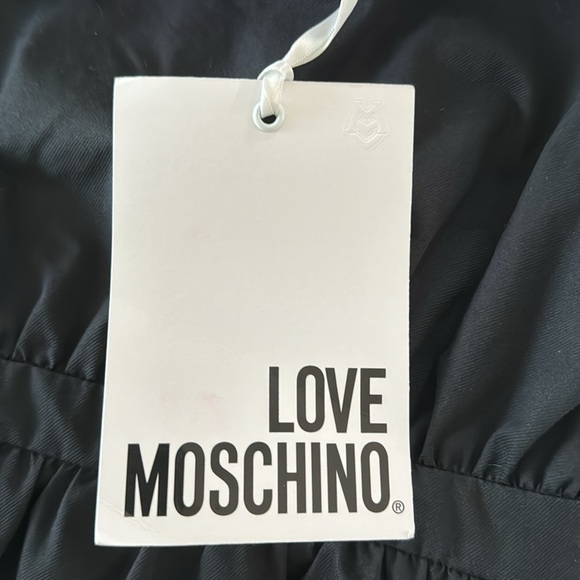 Moschino black mini dress with pockets and side zipper. Size 40 is(6-8)NWT $395 - Picture 8 of 15